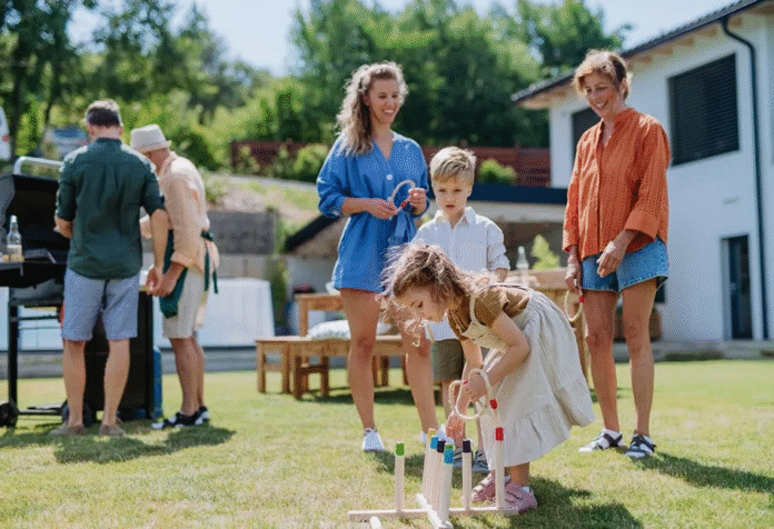 Best Ways to Personalize Outdoor Games for Family Gatherings