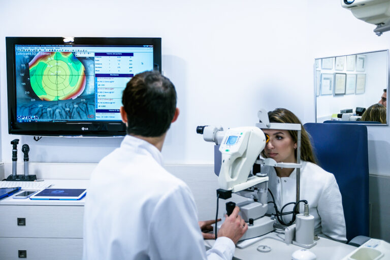 Symptoms and Risk Factors of Glaucoma